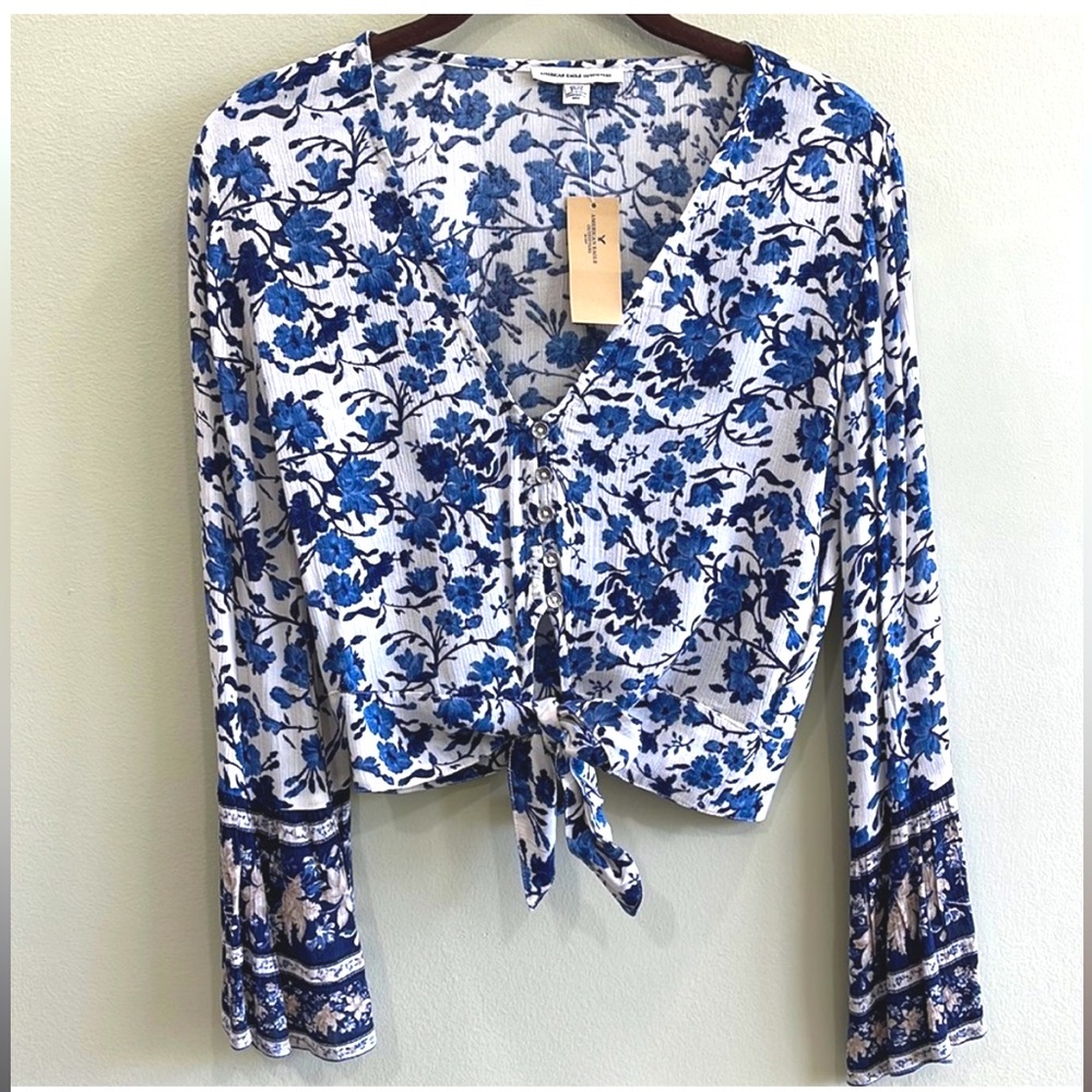 American Eagle Blue & White Floral Tie Front Crop Top
